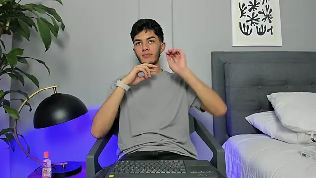 Tylerffoxx online show from 06/16/26, 09:17