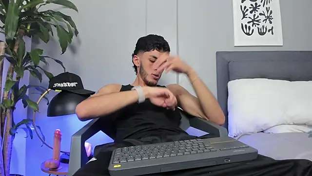 Tylerffoxx online show from 06/30/26, 10:33