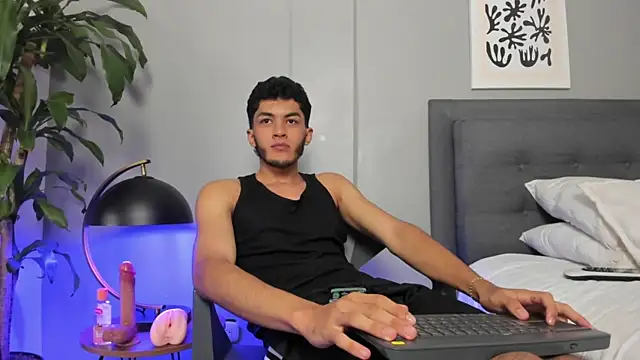 Tylerffoxx online show from 07/11/26, 08:22