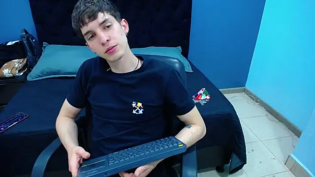 Jheampiiero online show from 10/28/25, 01:25