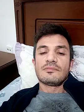 Snapshot of OGUZOZAN chatting on 09/19/25, 08:20 OGUZOZAN online show from 09/19/25, 08:20