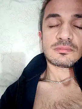 Snapshot of OGUZOZAN chatting on 10/31/25, 11:17 OGUZOZAN online show from 10/31/25, 11:17