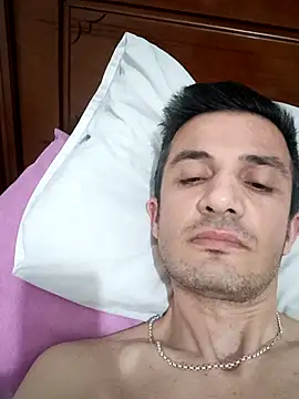 Snapshot of OGUZOZAN chatting on 11/10/25, 09:03 OGUZOZAN online show from 11/10/25, 09:03