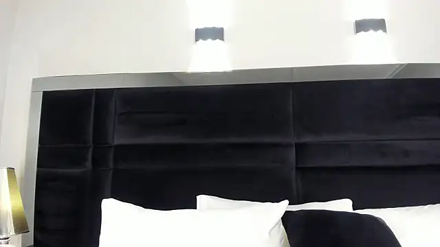 CarolineLee  online show from 03/30/26, 10:33