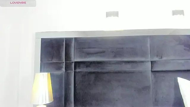 CarolineLee  online show from 04/06/26, 10:33