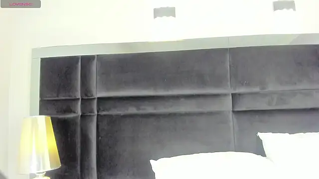 CarolineLee  online show from 04/15/26, 10:32