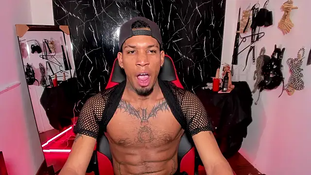 Snapshot of DIEGO_WICKED chatting on 09/10/25, 02:11 DIEGO WICKED online show from 09/10/25, 02:11