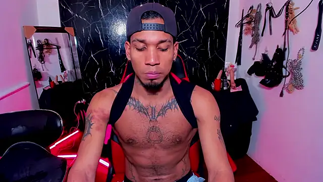 Snapshot of DIEGO_WICKED chatting on 09/11/25, 05:29 DIEGO WICKED online show from 09/11/25, 05:29