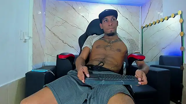 Snapshot of DIEGO_WICKED chatting on 09/22/25, 07:27 DIEGO WICKED online show from 09/22/25, 07:27