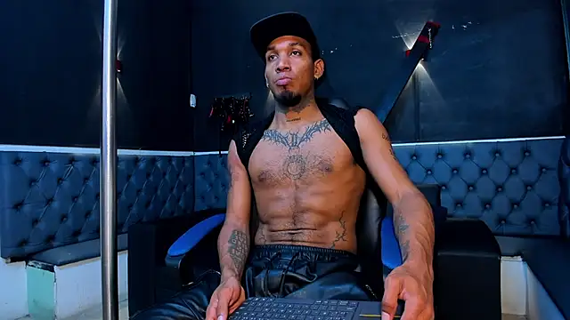 Snapshot of DIEGO_WICKED chatting on 09/27/25, 07:30 DIEGO WICKED online show from 09/27/25, 07:30