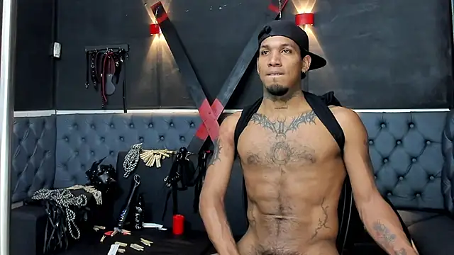 Snapshot of DIEGO_WICKED chatting on 10/17/25, 12:30 DIEGO WICKED online show from 10/17/25, 12:30