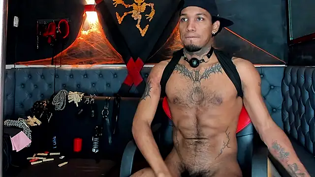 Snapshot of DIEGO_WICKED chatting on 10/31/25, 12:17 DIEGO WICKED online show from 10/31/25, 12:17