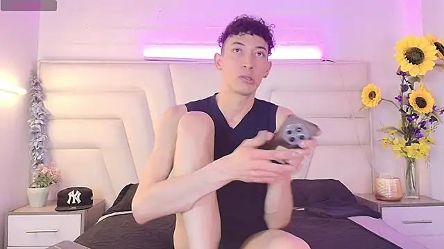 Ashton Myers online show from 11/06/25, 08:43