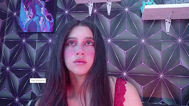 Snapshot of Megan_Luxe chatting on 09/17/25, 04:03 Megan Luxe online show from 09/17/25, 04:03