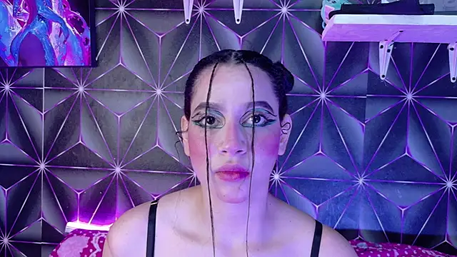 Snapshot of Megan_Luxe chatting on 10/05/25, 05:28 Megan Luxe online show from 10/05/25, 05:28