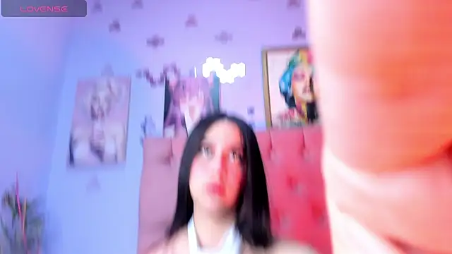 Snapshot of Megan_Luxe chatting on 11/14/25, 05:17 Megan Luxe online show from 11/14/25, 05:17