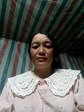 Snapshot of Bliss_rose chatting on 09/18/25, 11:18 Bliss rose online show from 09/18/25, 11:18