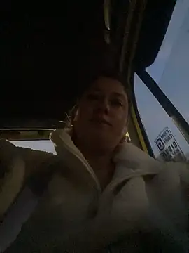 Snapshot of Abby-LS chatting on 01/07/26, 11:18 Abby-LS online show from 01/07/26, 11:18