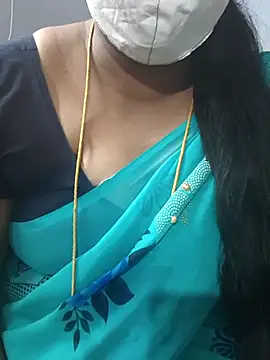 Snapshot of TAMIL_ELAKKIYA chatting on 11/26/25, 04:41 TAMIL ELAKKIYA online show from 11/26/25, 04:41