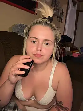 JuicyExxxperience online show from 04/18/26, 07:07