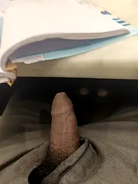 hotboy43339 online show from 02/09/26, 08:40