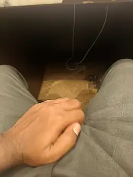 hotboy43339 online show from 02/16/26, 04:25