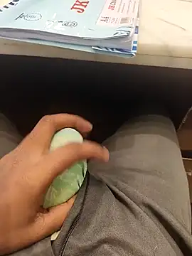 hotboy43339 online show from 02/23/26, 02:42