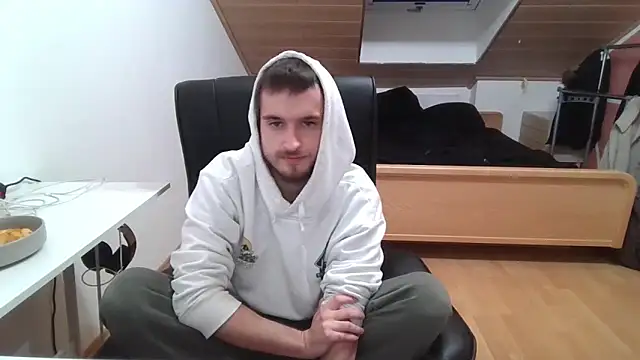 Snapshot of Bez3ybik chatting on 10/25/25, 10:48 Bez3ybik online show from 10/25/25, 10:48