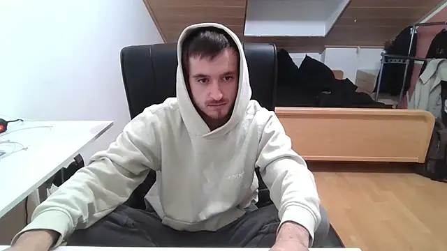 Snapshot of Bez3ybik chatting on 10/29/25, 12:46 Bez3ybik online show from 10/29/25, 12:46