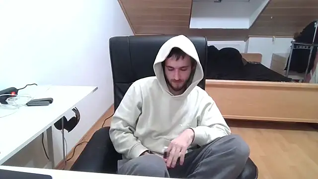 Snapshot of Bez3ybik chatting on 11/07/25, 10:32 Bez3ybik online show from 11/07/25, 10:32