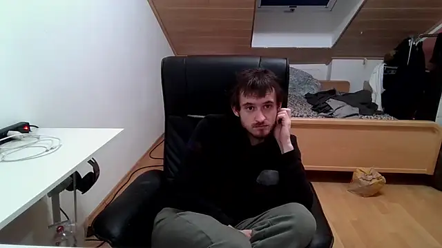 Snapshot of Bez3ybik chatting on 12/03/25, 09:46 Bez3ybik online show from 12/03/25, 09:46