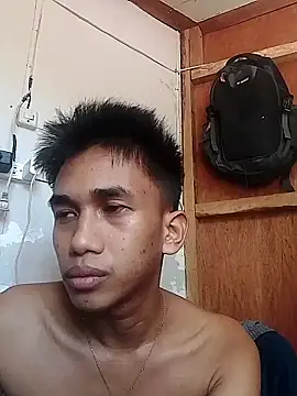 Snapshot of charlie0728 chatting on 10/02/25, 12:17 charlie0728 online show from 10/02/25, 12:17