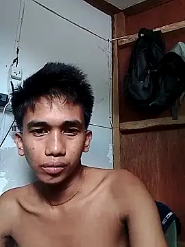 Snapshot of charlie0728 chatting on 10/16/25, 02:45 charlie0728 online show from 10/16/25, 02:45