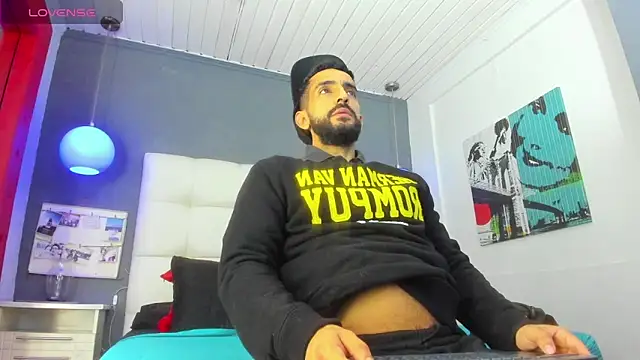 Yiyo10  online show from 02/04/26, 04:29