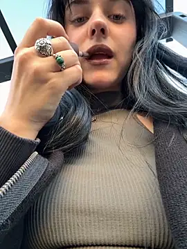 Snapshot of Only_April chatting on 09/11/25, 03:23 Only April online show from 09/11/25, 03:23