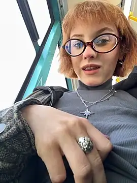 Snapshot of Only_April chatting on 10/03/25, 09:17 Only April online show from 10/03/25, 09:17