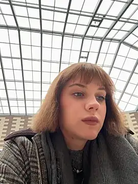 Snapshot of Only_April chatting on 10/16/25, 10:27 Only April online show from 10/16/25, 10:27