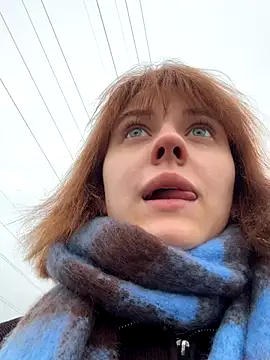 Snapshot of Only_April chatting on 11/17/25, 09:37 Only April online show from 11/17/25, 09:37