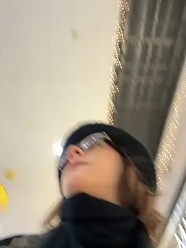 Snapshot of Only_April chatting on 12/05/25, 08:01 Only April online show from 12/05/25, 08:01