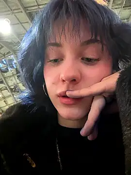 Snapshot of Only_April chatting on 01/09/26, 04:32 Only April online show from 01/09/26, 04:32