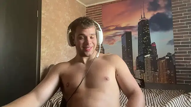 Snapshot of MusclePhantom chatting on 09/13/25, 10:48 MusclePhantom online show from 09/13/25, 10:48