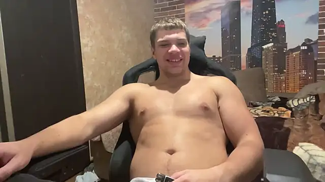 Snapshot of MusclePhantom chatting on 10/12/25, 08:19 MusclePhantom online show from 10/12/25, 08:19