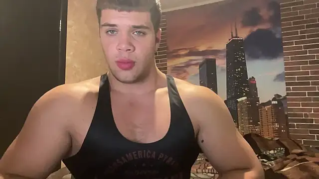 Snapshot of MusclePhantom chatting on 10/16/25, 08:10 MusclePhantom online show from 10/16/25, 08:10