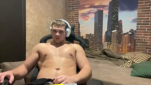 Snapshot of MusclePhantom chatting on 10/28/25, 10:12 MusclePhantom online show from 10/28/25, 10:12