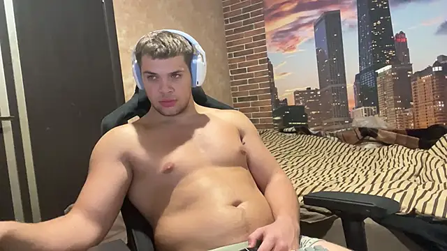 Snapshot of MusclePhantom chatting on 11/10/25, 09:36 MusclePhantom online show from 11/10/25, 09:36