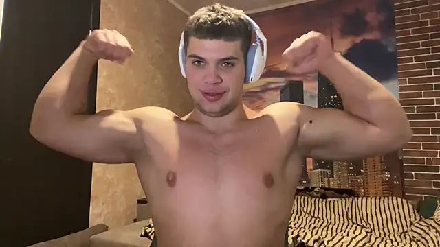 Snapshot of MusclePhantom chatting on 12/03/25, 10:08 MusclePhantom online show from 12/03/25, 10:08