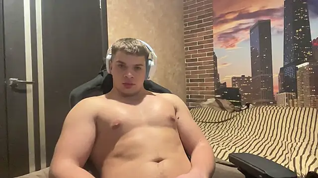 Snapshot of MusclePhantom chatting on 12/22/25, 09:45 MusclePhantom online show from 12/22/25, 09:45