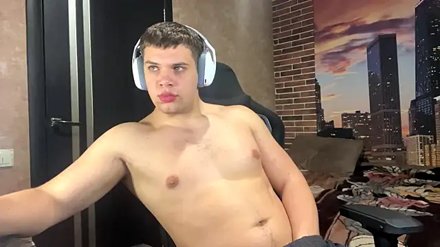 MusclePhantom online show from 04/07/26, 08:09