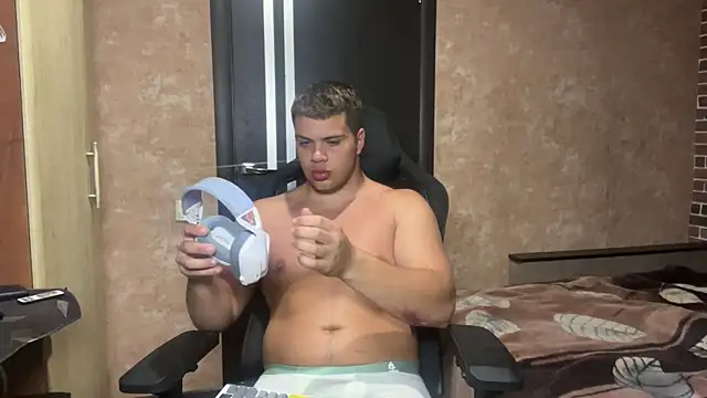 MusclePhantom online show from 05/28/26, 07:55