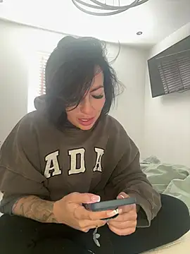 BELLABLACKXUK online show from 04/23/26, 08:46